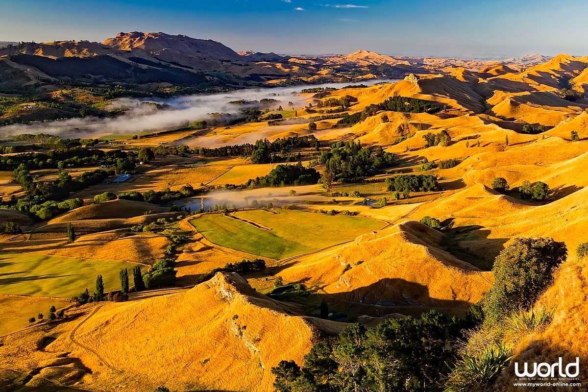 VENTURE IN NORTH ISLAND OF NEW ZEALAND, THE LAND OF THE LONG WHITE CLOUD